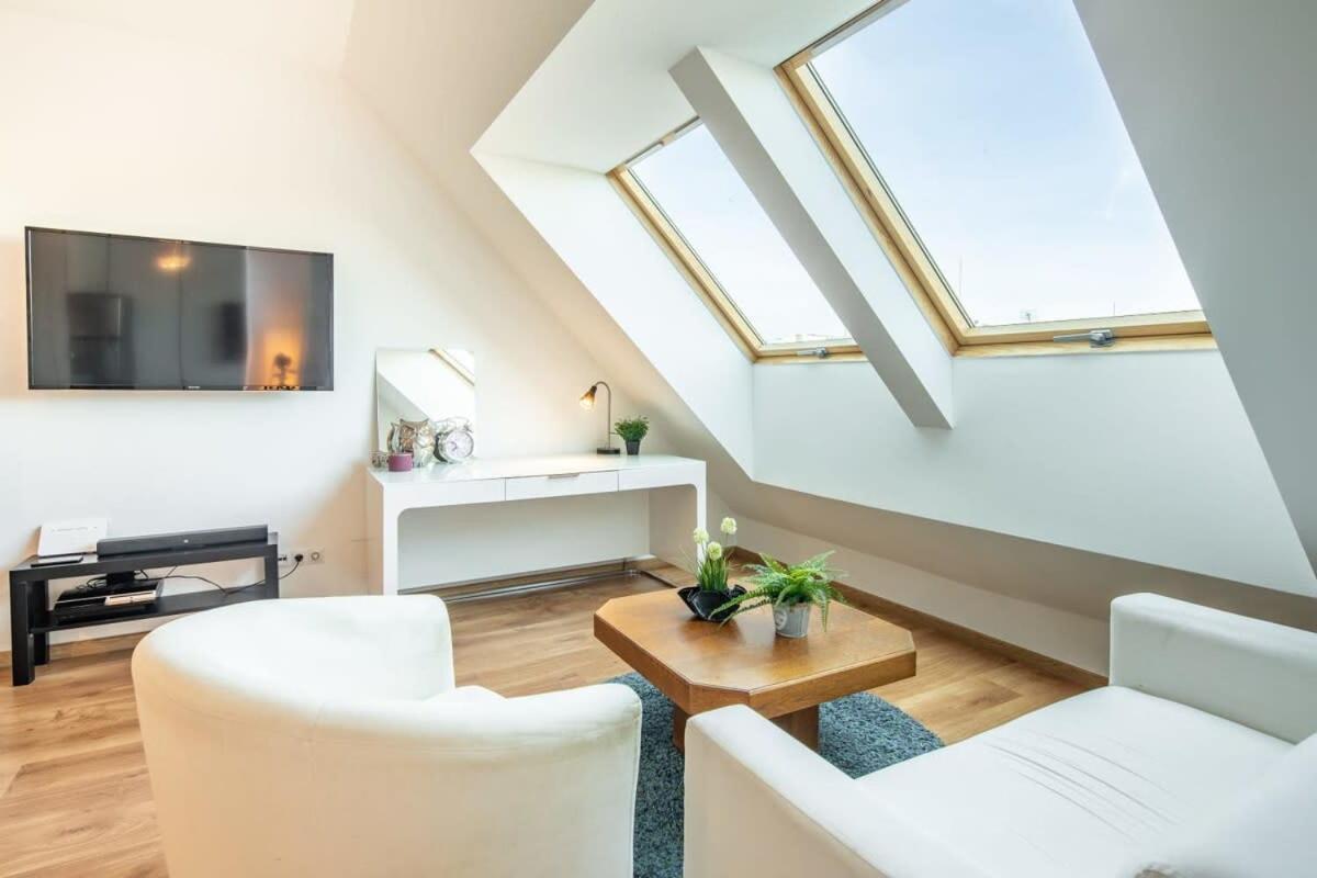 Cute Central Apartment With Balcony Budapest Eksteriør bilde