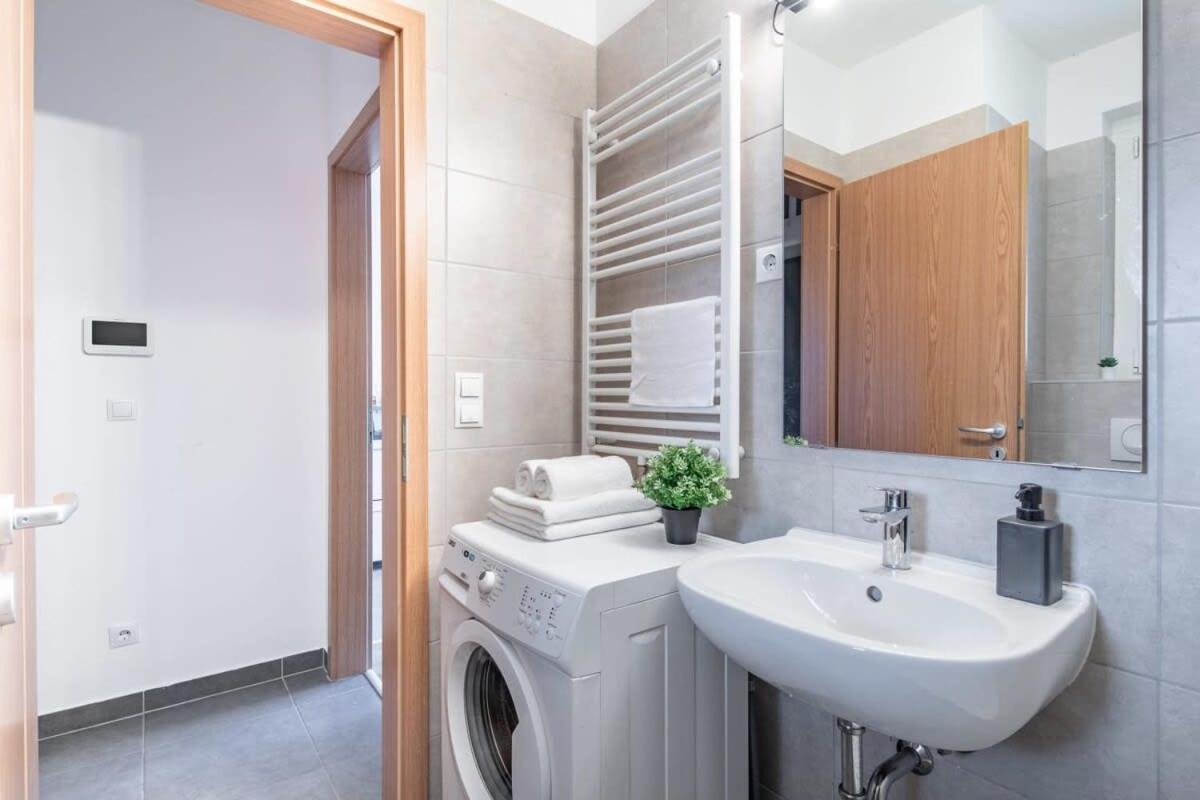 Cute Central Apartment With Balcony Budapest Eksteriør bilde
